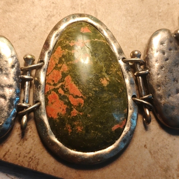 🤗💕Stunning!/ Teardrop Unikite gemstones Necklace 🌹❤️ - Picture 2 of 8